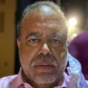 Meet your Posher, Carlos